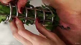 رابطه جنسی با یک بند ...