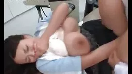 پدر بر روی نیمکت گرف ...